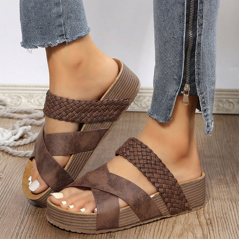 👡 50% DISCOUNT! ☀️ Platform Sandals – Double Straps, Platform & Perfect For A Trendy Summer Look 💃